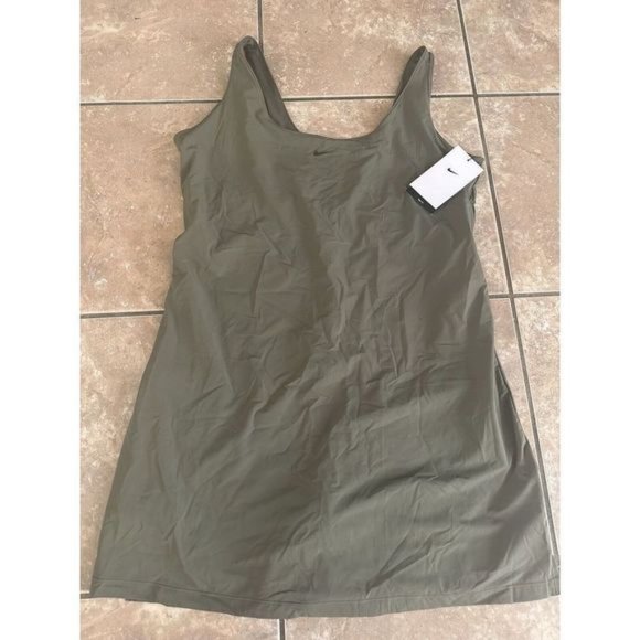 NWT Nike L Training Skort Dress Olive Green Slim Fit $90 - Picture 1 of 8